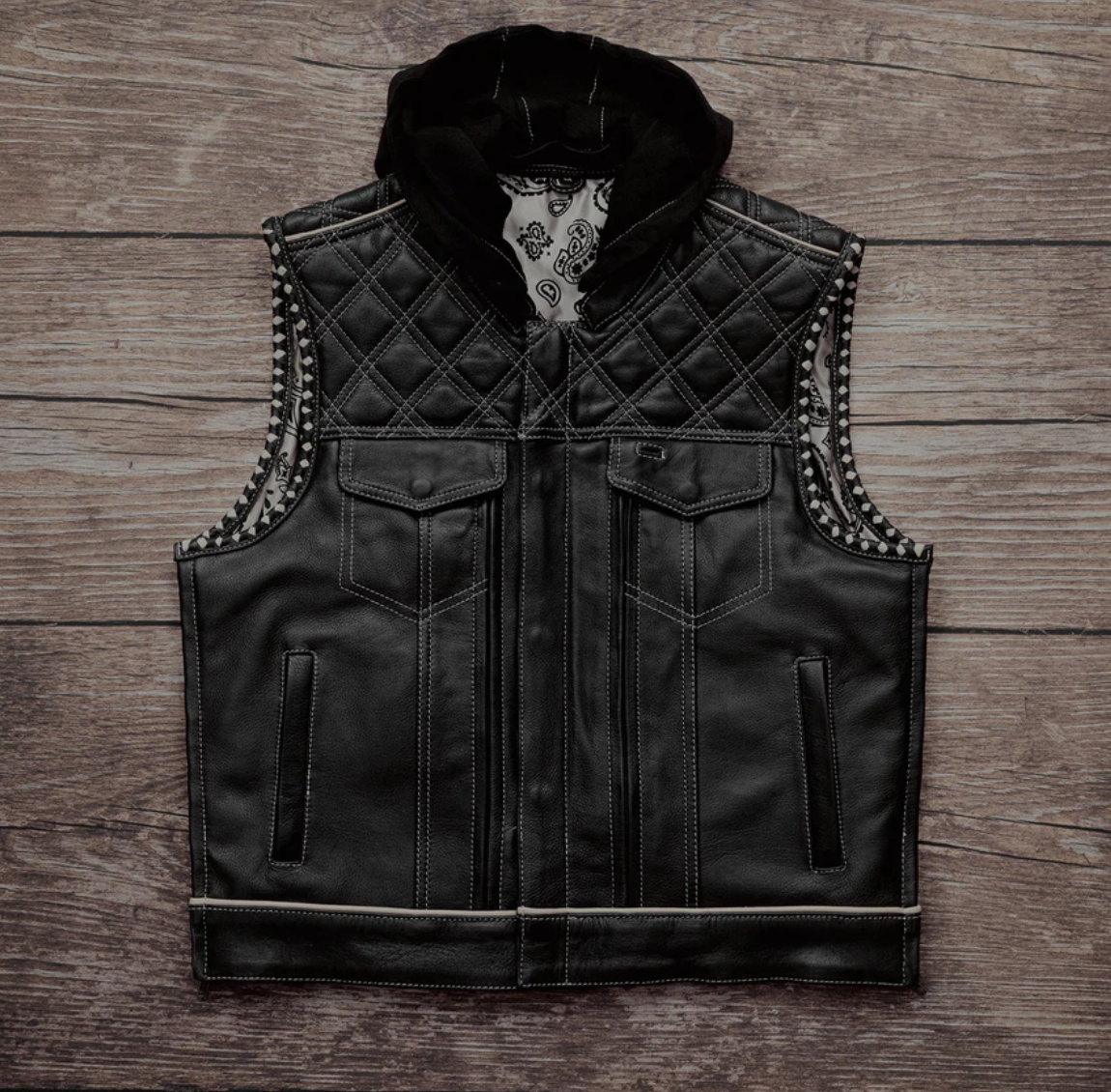 【DISCERNMENT】Simbi Leather Patch Hood Hunt Club Men's Club Style Diamond Stitched Removable Hood